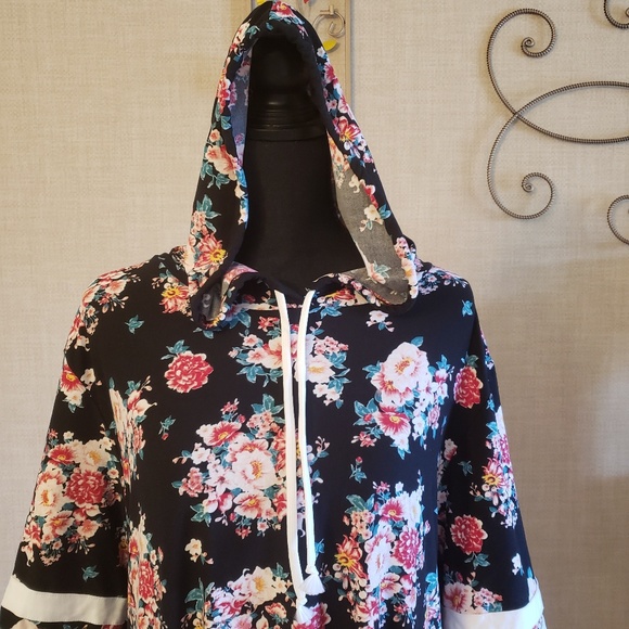 Just Be Dresses & Skirts - Womans Floral Plus Hoodie Dress Size 2x